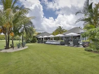 Special Offer: Villa with breathtaking sea and golf views in Anahita