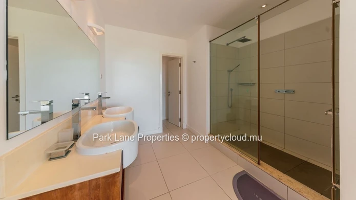 Penthouse RES sur la marina!