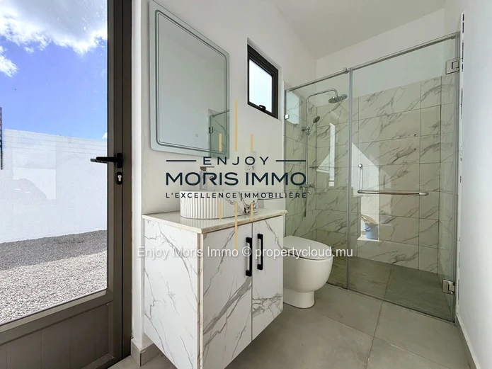 Modern 3-bedroom villa with pool in Grand Baie