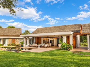 5 Bedroom Villa