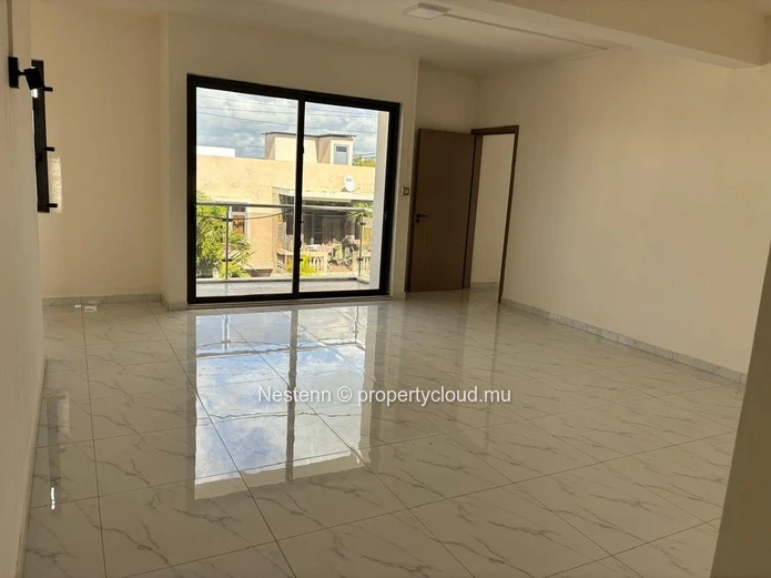 Duplex modernes neufs avec rooftop & piscine privée – Proche de Chemin Vingt Pieds, Grand Baie 