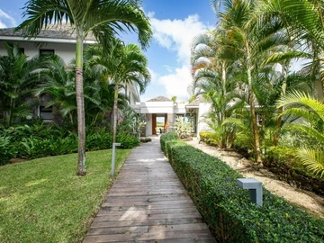 5 Bedroom Villa