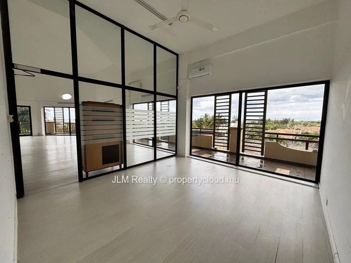 À louer – Bureau spacieux de 120 m² avec vue mer à Tamarin, Île Maurice