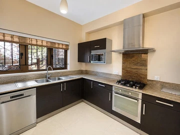3 Bedroom Townhouse, Duplex