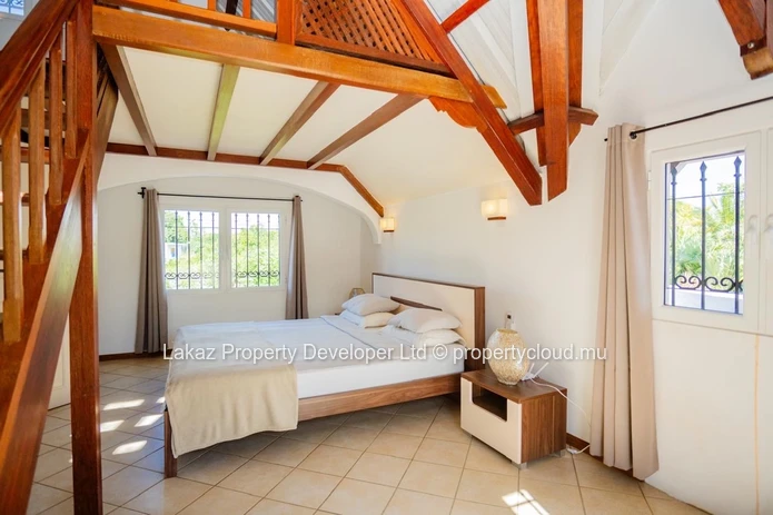 Cosy House for sale - Accessible to Locals only