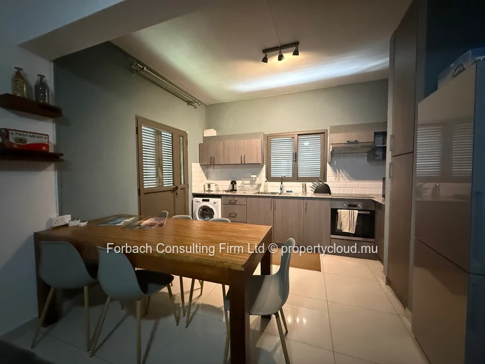 6 appartements (14 chambres) avec espace pour bureau - Trou aux Biches 