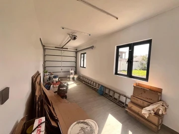 5 Bedroom Apartment