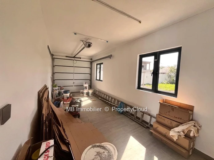 Spacieuse Villa à Louer à Bain Boeuf, Maurice: Propriété de 5 chambres avec piscine