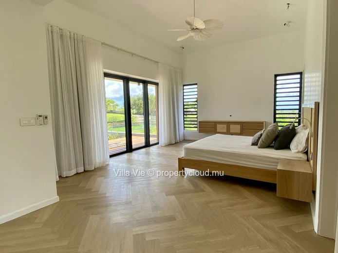 Belle Vue - Beautiful newly built modern 4-bedroom house with infinity pool