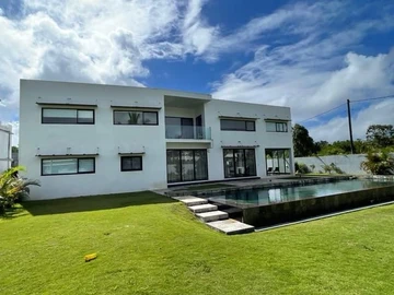 5 Bedroom Villa