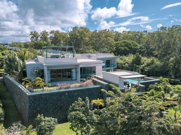 5 Bedroom Villa