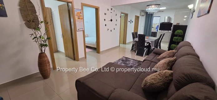 Modern 3 bedroom apartment between Avenues Colombres & Perdrix