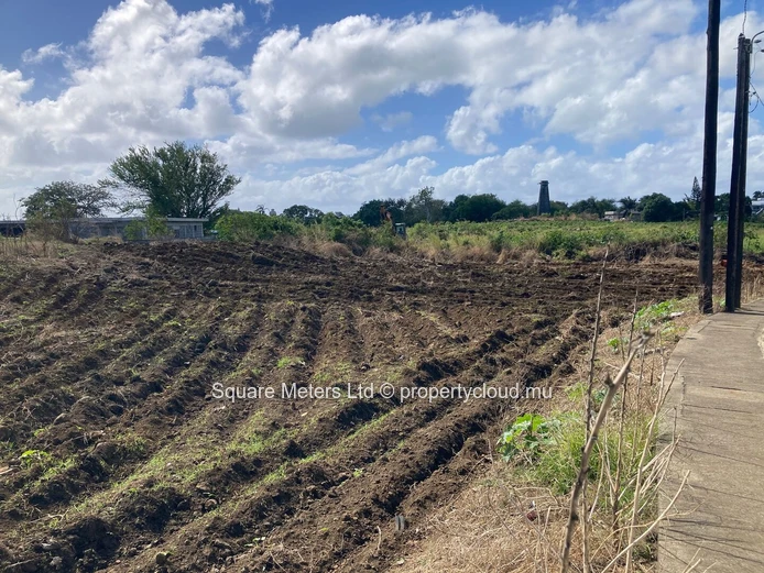 Terrain résidentiel à vendre à Lower Vale de 1 085 m² (Mandat exclusif)