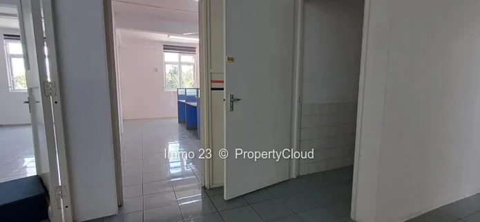 Office - 200m2 - Quatre Bornes - Ref. BU95567LO