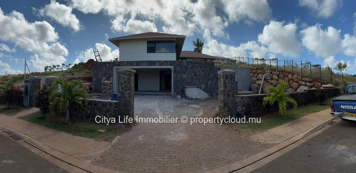 Brand New House with Pool for Sale – Belle Vue Harel Hillside 2