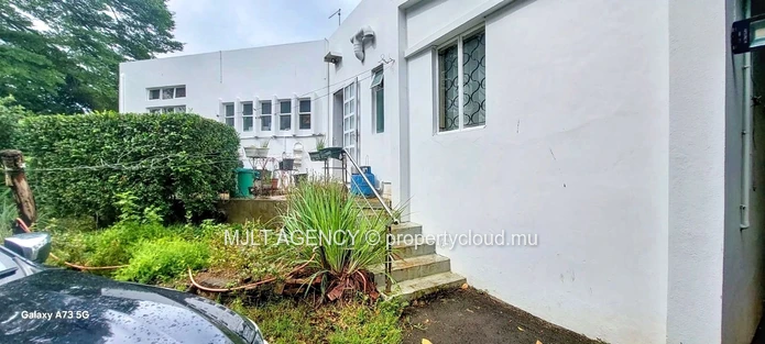 Maison Spacieuse à Beau Bassin : Confort et Commodités Assurés