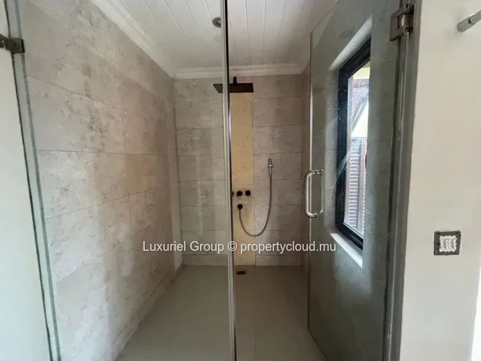 Villa moderne 3 chambres en suite avec piscine privée