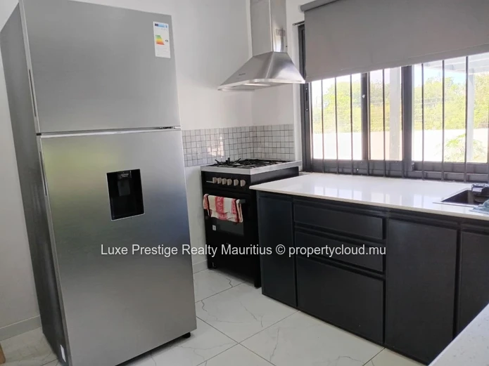 Newly built 4-bedroom luxury villa with pool in Calodyne – 3 minutes from the beach   | Land 10 perches | 210 m² buil...