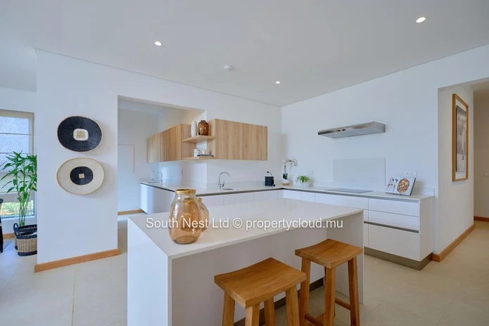Elegant Garden Apartment in a Prestigious Residence – Belle Vue Harel