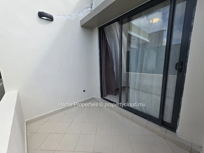 Magnifique duplex individuel moderne à louer à Pereybere – À proximité de Winners et de la plage