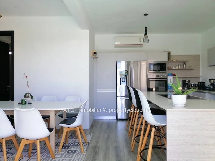 A VENDRE BIEN EXCEPTIONNEL -Maison moderne de 4 chambres avec piscine à Pereybere
