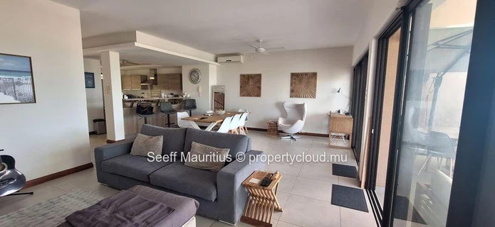 Penthouse en duplex avec vue panoramique sur la mer