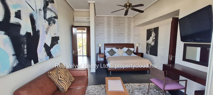 Luxury Villa for Rent in Pointe aux Canonniers | Beachfront Residence