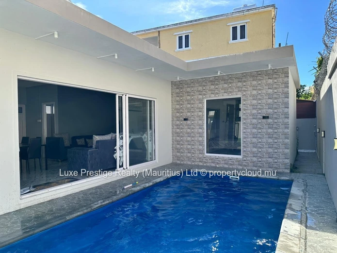 Villa moderne 3 chambres avec piscine privée à louer à Pereybere | Rs 60,000 par mois