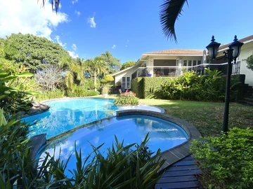 Emerald Haven: 4 Bedroom Villa On 2000M2 Of Nature's Splendor