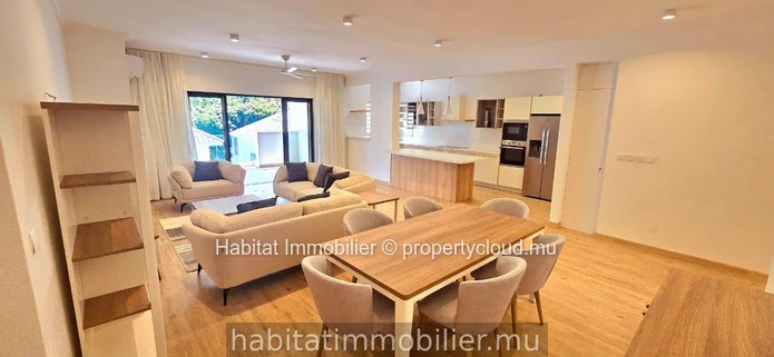 Découvrez ce magnifique appartement de 199 m², meublé et équipé, situé à Moka. Profitez d'une vue spectaculaire et di...