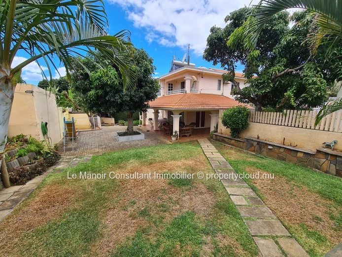 Villa de 5 chambres avec piscine à vendre à Bambous