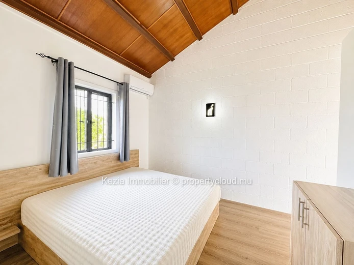 Contemporary Villa With Generous Volumes, Hidden From View