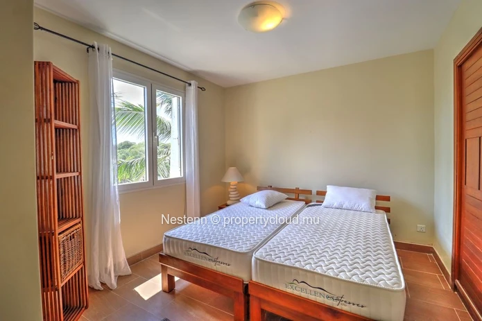 Duplex moderne de 2 chambres avec vue sur la rivière, à proximité des écoles et des commodités
