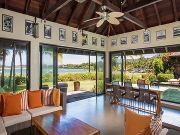 5 Bedroom Villa