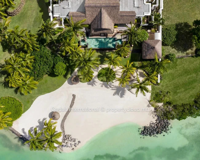 Villa de luxe en bord de mer à vendre | Plage privée et vues sur l'Océan Indien