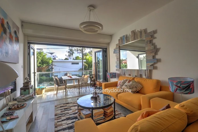 Modern 3-bedroom apartment just steps from the beach 