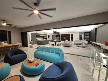 4 Bedroom Villa