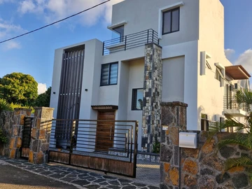 4 Bedroom Villa
