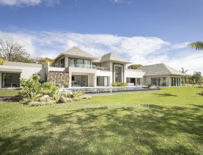 Architect-Designed 4-Suite Villa with Pool and Golf View in Anahita, Mauritius