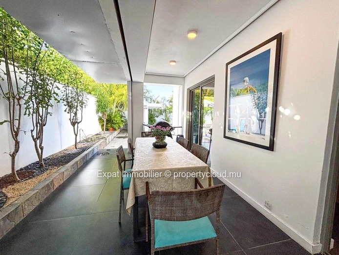 Splendid Villa in Secure Residence with Direct Sea Access at Pointe aux Canonniers 