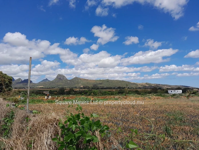 Residential Land for Sale in Ilot (Sole Mandate)