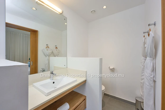  Elegant Furnished 3-Bedroom Apartment With Hotel Access In Grand Gaube - Mauritius
