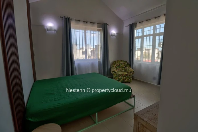 4-bedroom family home - 300 m².