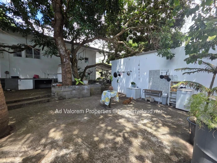 À VENDRE – Maison de plain-pied 210 m² avec grand terrain (773 m²)