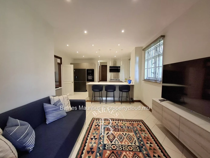 FLOREAL - Renovated duplex with garden - 282 m²