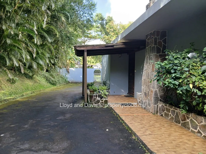 Versatile Residential Estate with Main House & Independent Cottage