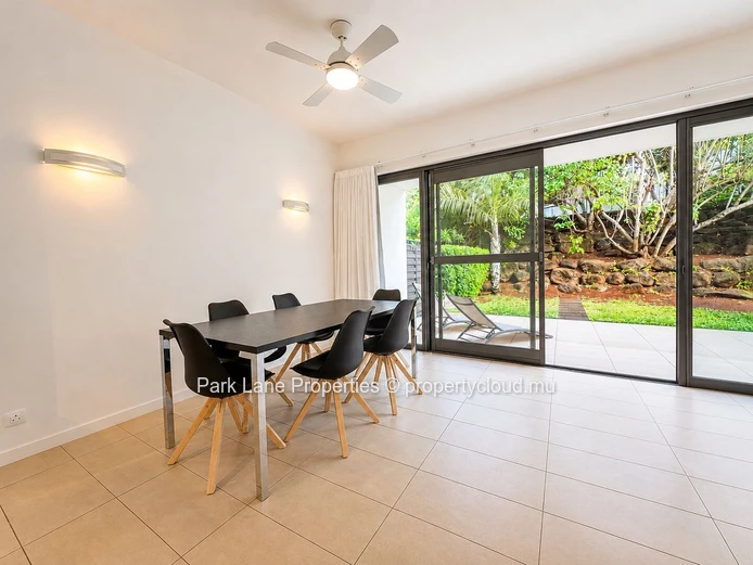 Contemporary townhouse living in the heart of Azuri