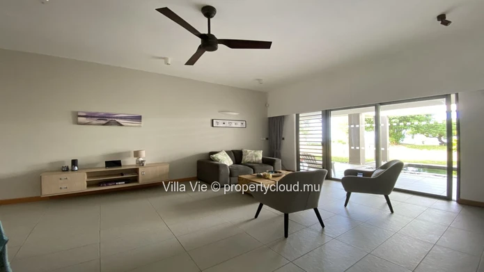 Poste Lafayette - Beachfront modern 3-bedroom ensuite duplex with swimming pool