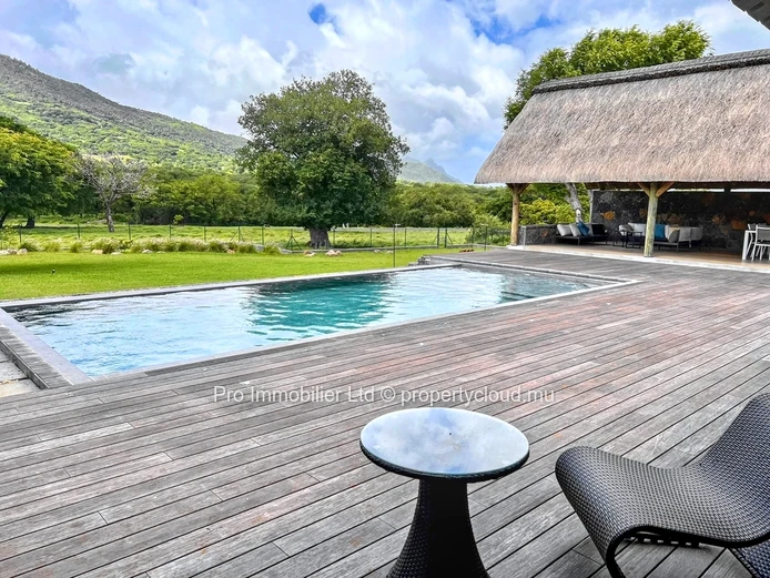 For Sale – Elegant Property with Breathtaking Views in the Sought-After Palmyre Morcellement, Black River.