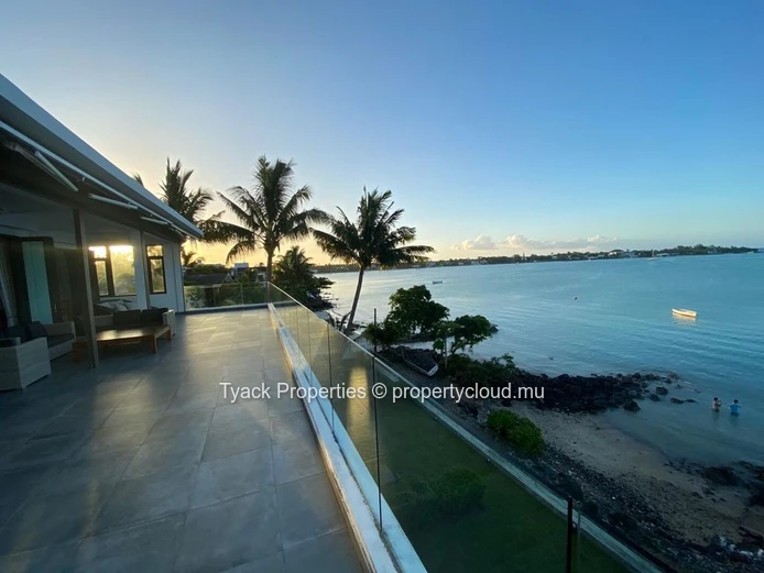 Penthouse de Prestige avec Vue Panoramique sur la Baie – Grand Baie